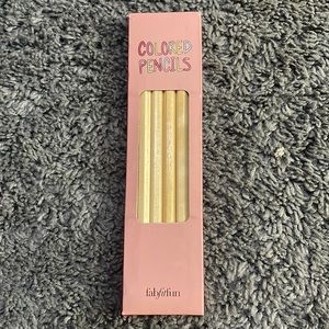Pack of 6 colored pencils